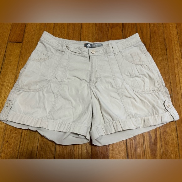 NIKE ACG RIP STOP HIKING SHORTS WOMENS SIZE 6 BEIGE Outdoor Hiking - Picture 1 of 8